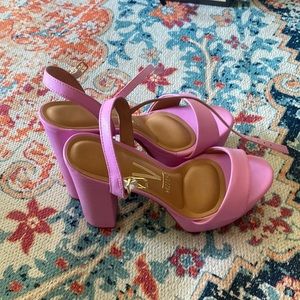 Is nice heels